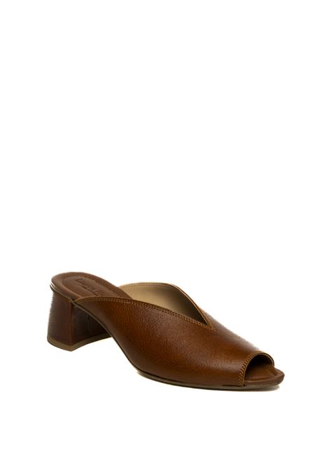  LAUREN HUTTON | D50LAIN-CUOIO